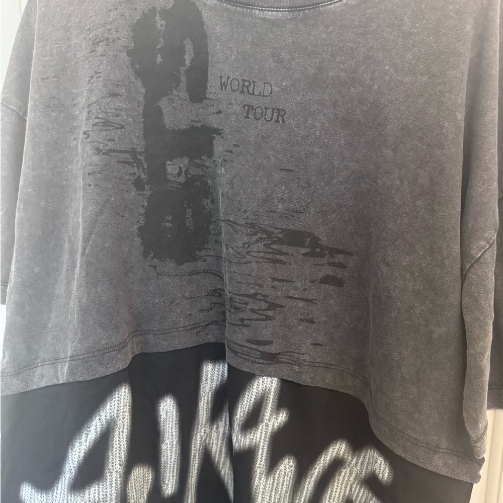 BTS Arirang World Tour & Gray Layered Graphic Tee  two tone New - Picture 4 of 8